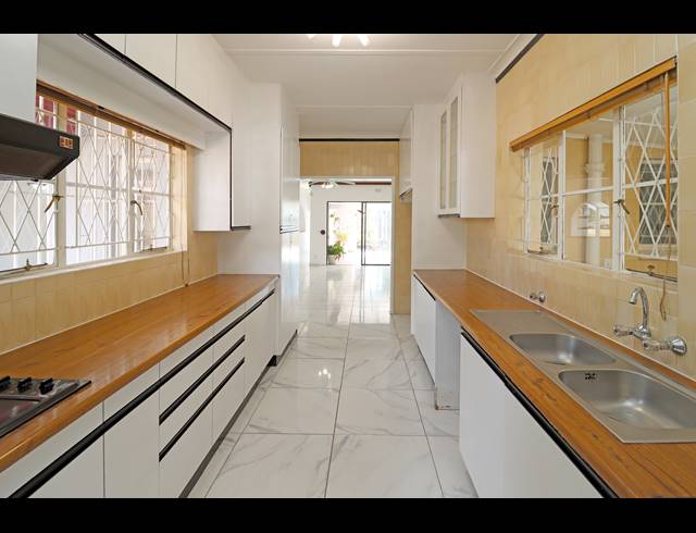 4 BEDROOM HOUSE FOR SALE IN LYNDHURST